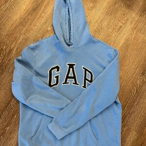 Light blue gap sweatshirt